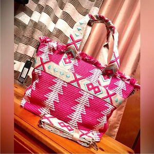 NWT NEW Italian large summer bohemian fuchsia bag